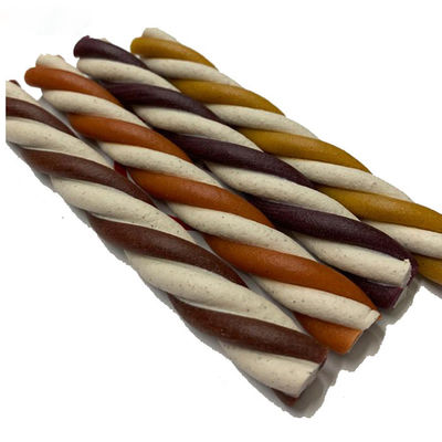 Los palillos dentales de las invitaciones desiguales naturales persiguen masticable y las invitaciones que hacen la máquina