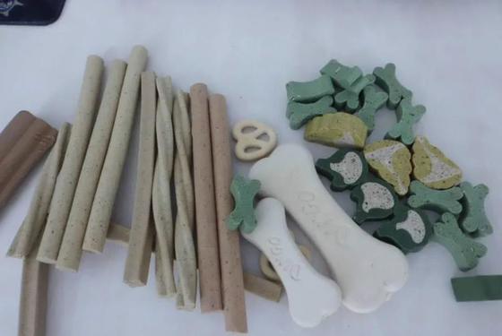 El animal doméstico de acero inoxidable 100KW mastica la cadena de producción para los dientes de perros