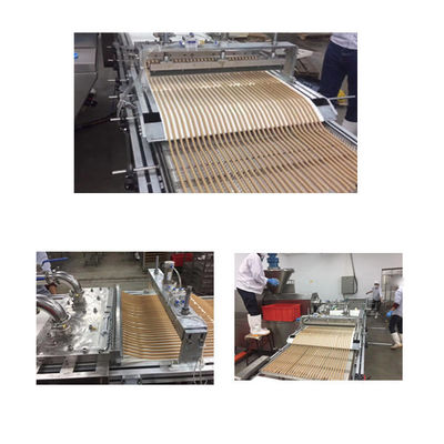 Bocados inoxidables frescos de la tira de Munchy del plano de acero de la máquina 200-500kg/hr del extrusor del alimento para animales de los palillos de Mest del pato que hacen la máquina