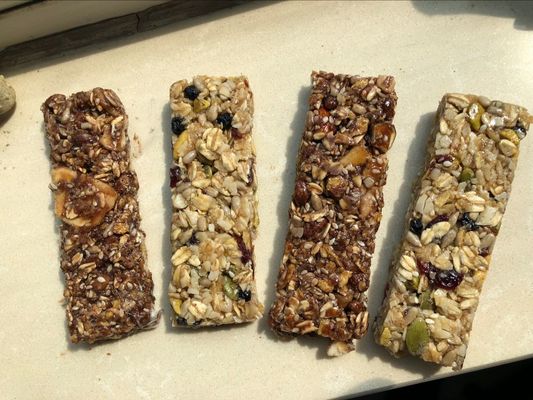 Barra de Granola del corte acuciante de la barra del cereal que hace la máquina con gran funcionamiento