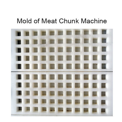La máquina de acero inoxidable de la invitación del perro para la carne de los gránulos de la carne de vaca corta la formación en cuadritos
