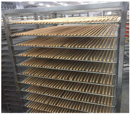 La carne natural de la cecina de los bocados del palillo del perro pela la cortadora de los palillos de la carne