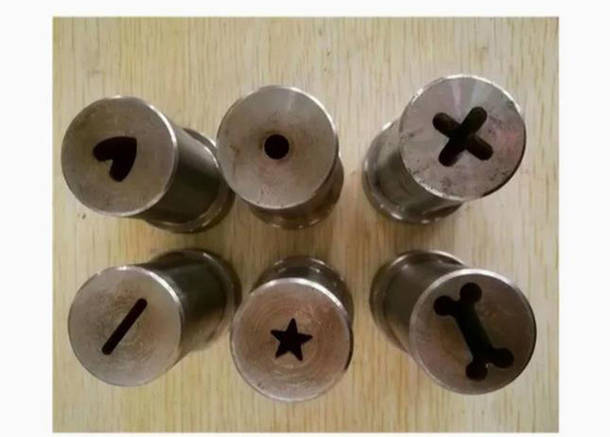 El CE certificó el extrusor de solo tornillo para el animal doméstico que masticaba el bocado, invitación del perro